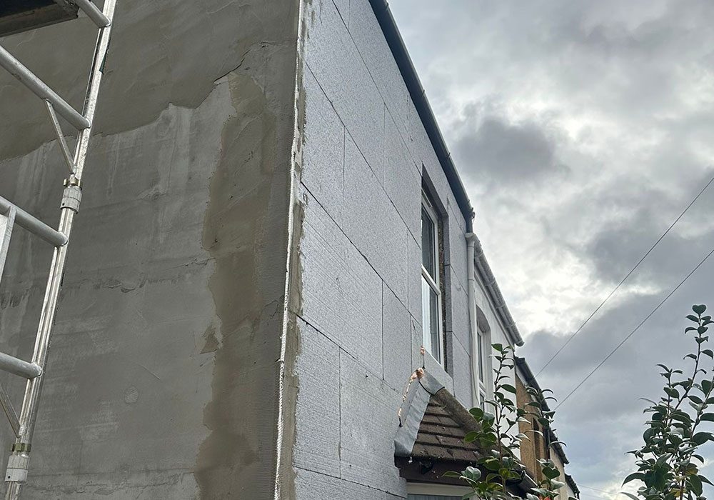 New blockwork and render to an extension wall during construction